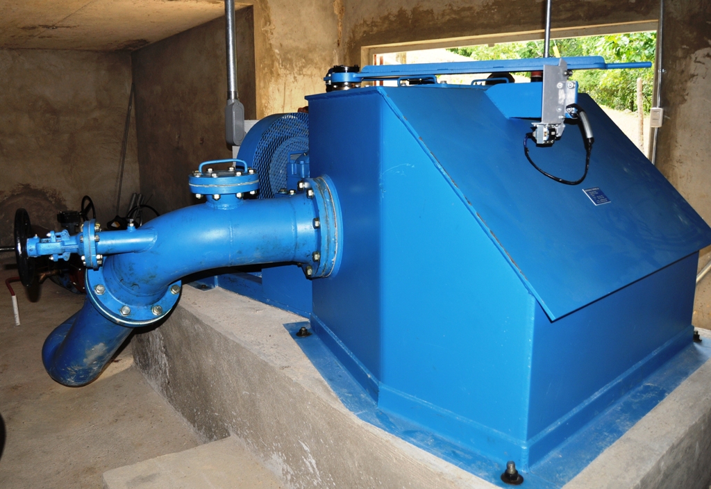 Turgo hydro turbine in Dominican Republic