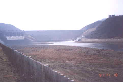 The earth dam used at the Kwang Cheon hydro project.